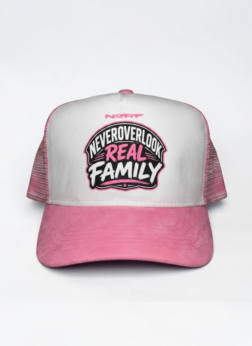 NORFBYPER7ONAL8FEK PINK € WHITE HAT